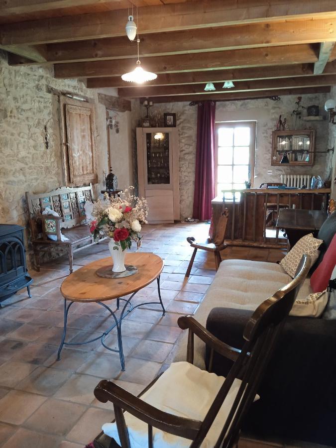 Chez Karine Bed & Breakfast Ceyzerieu Exterior foto