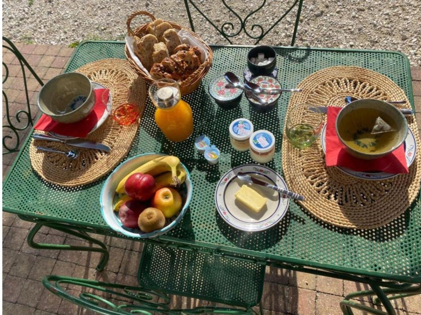 Chez Karine Bed & Breakfast Ceyzerieu Exterior foto